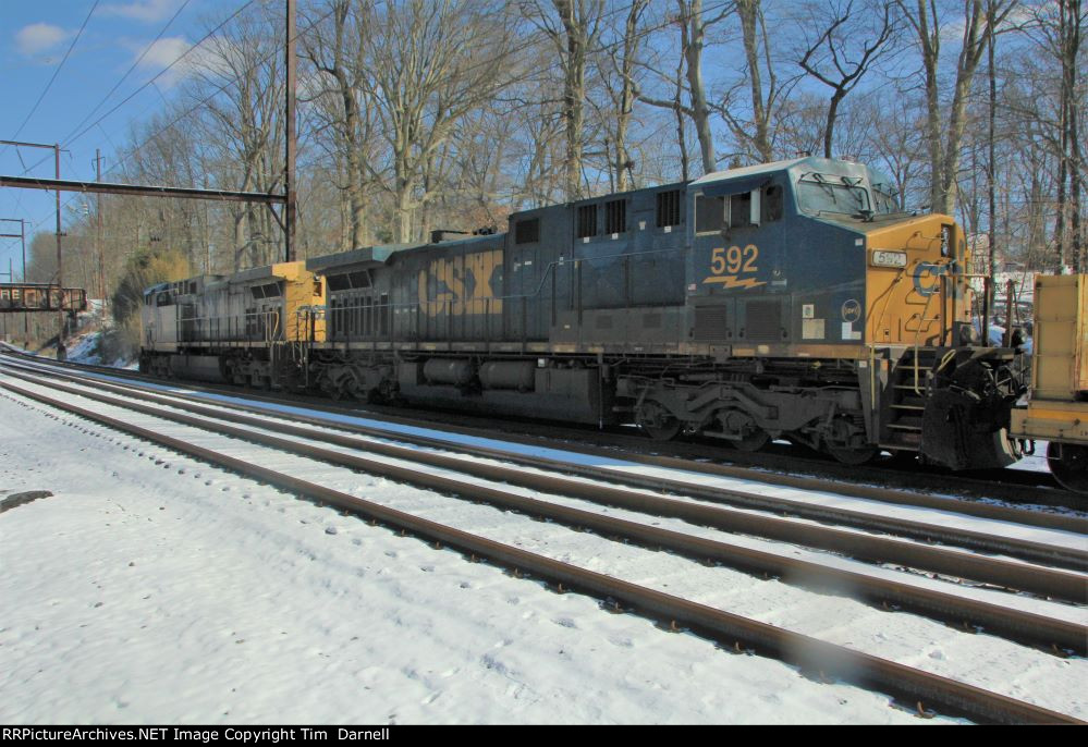 CSX 592 on Q404